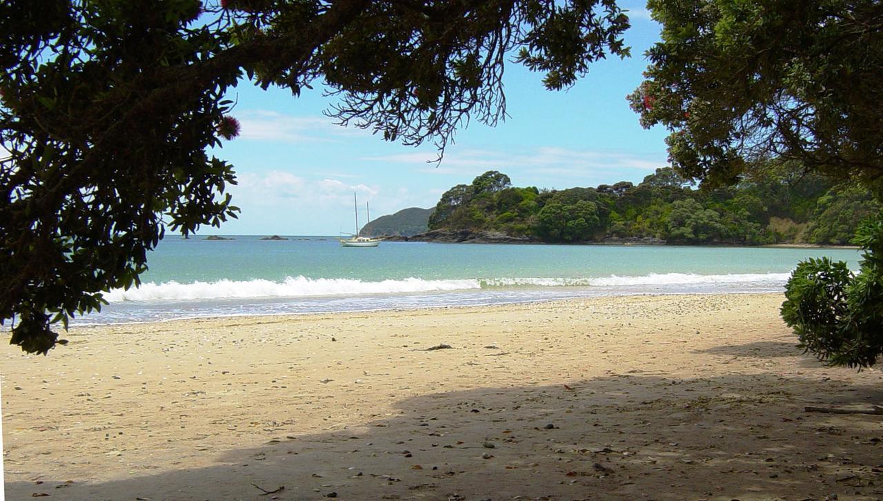 By The Bay Beachfront Apartments Mangonui Exterior foto